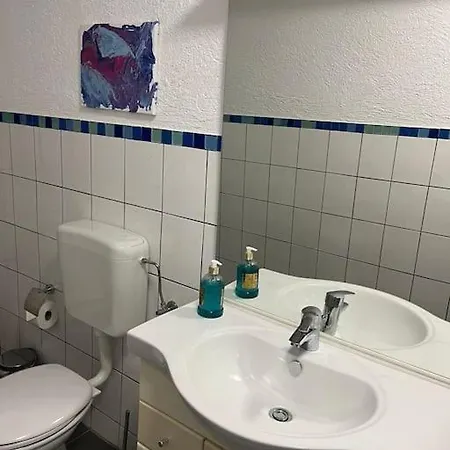 公寓 Zimmerwohnung Mit Kochnische In *